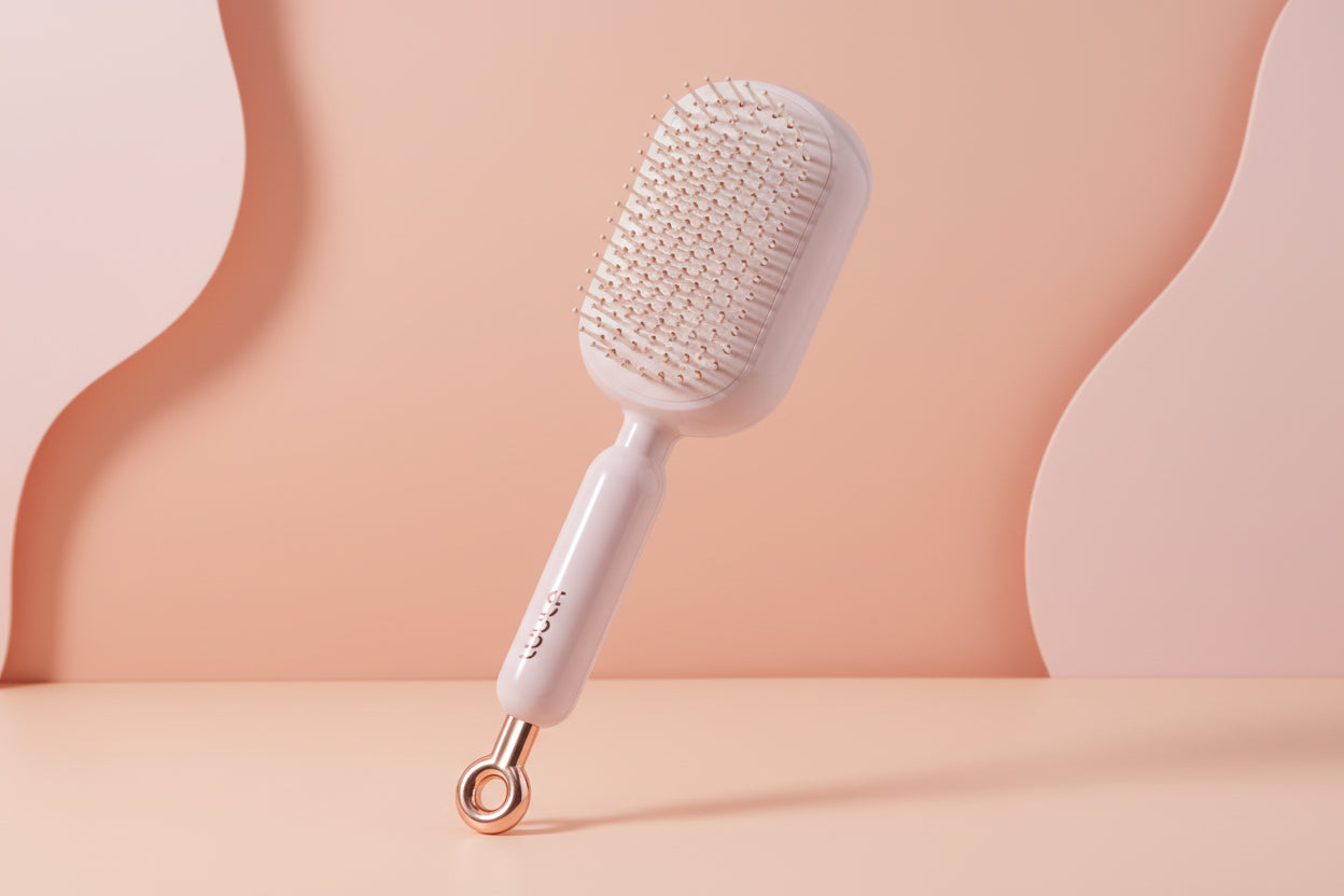 Self-Cleaning Retractable🪮